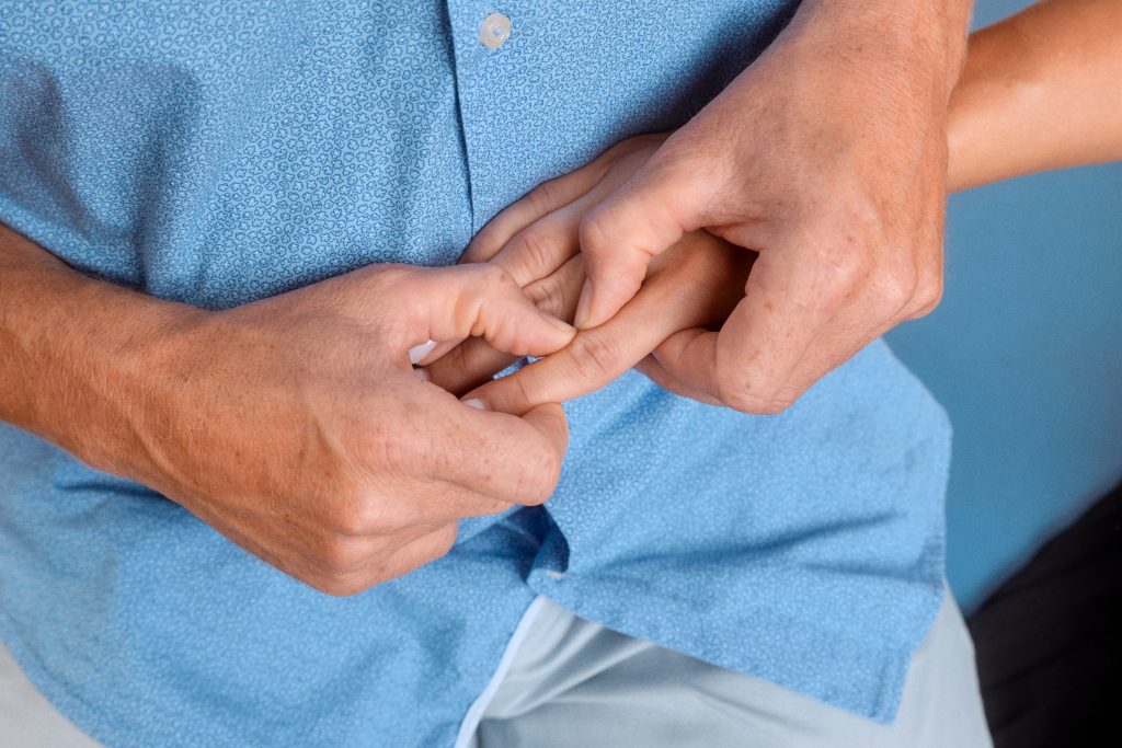 Therapie der Fingergelenke Ausbildung zum Diplom für Manuelle Medizin